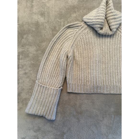 L’Academia Revolve Idriya Cropped Tunnel Funnel Neck Chunky Sweater S Grey - Picture 3 of 14